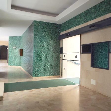 Lacaralele Apartment Мілан Екстер'єр фото